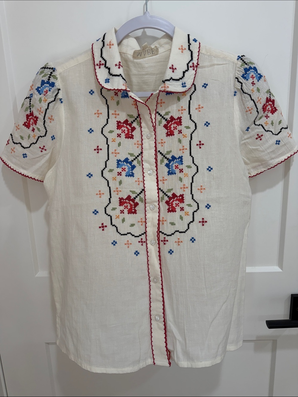 Embroidered Cream Short-Sleeve Blouse with Floral Motif
